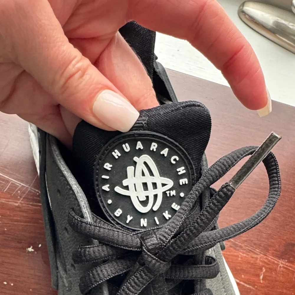 Women’s Nike Air Huaraches - Picture 6 of 8